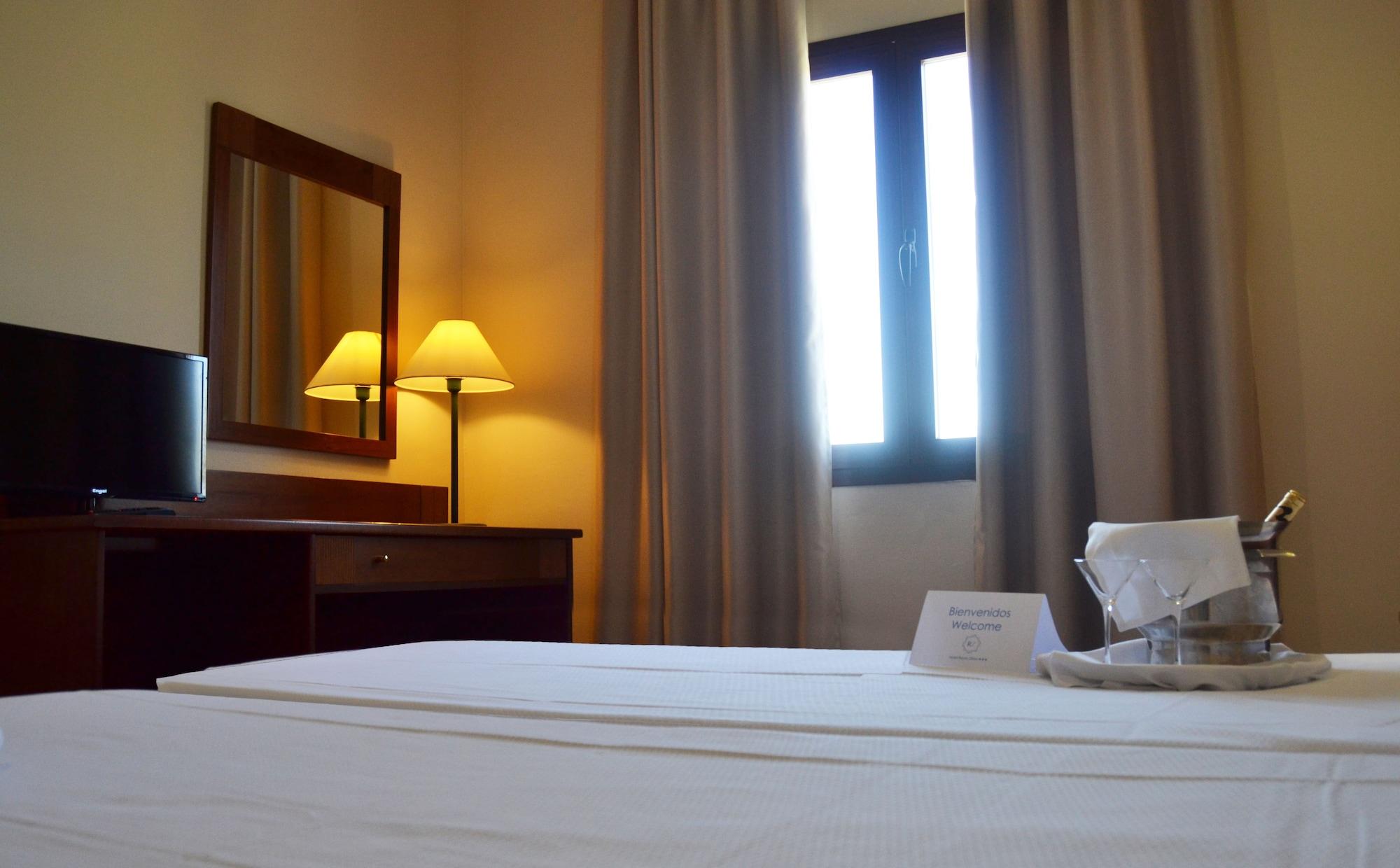 Hotel Reyes Ziries Альболоте Екстер'єр фото