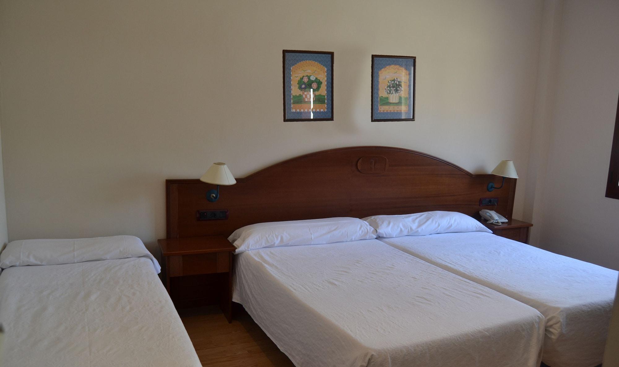 Hotel Reyes Ziries Альболоте Екстер'єр фото