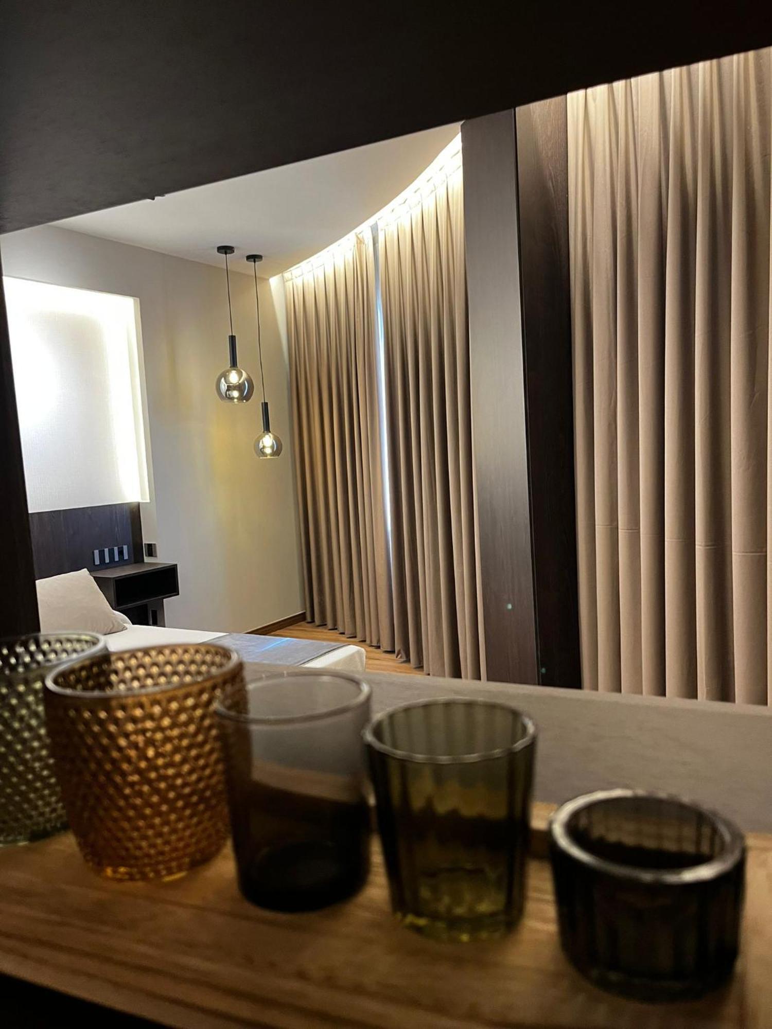 Hotel Reyes Ziries Альболоте Екстер'єр фото