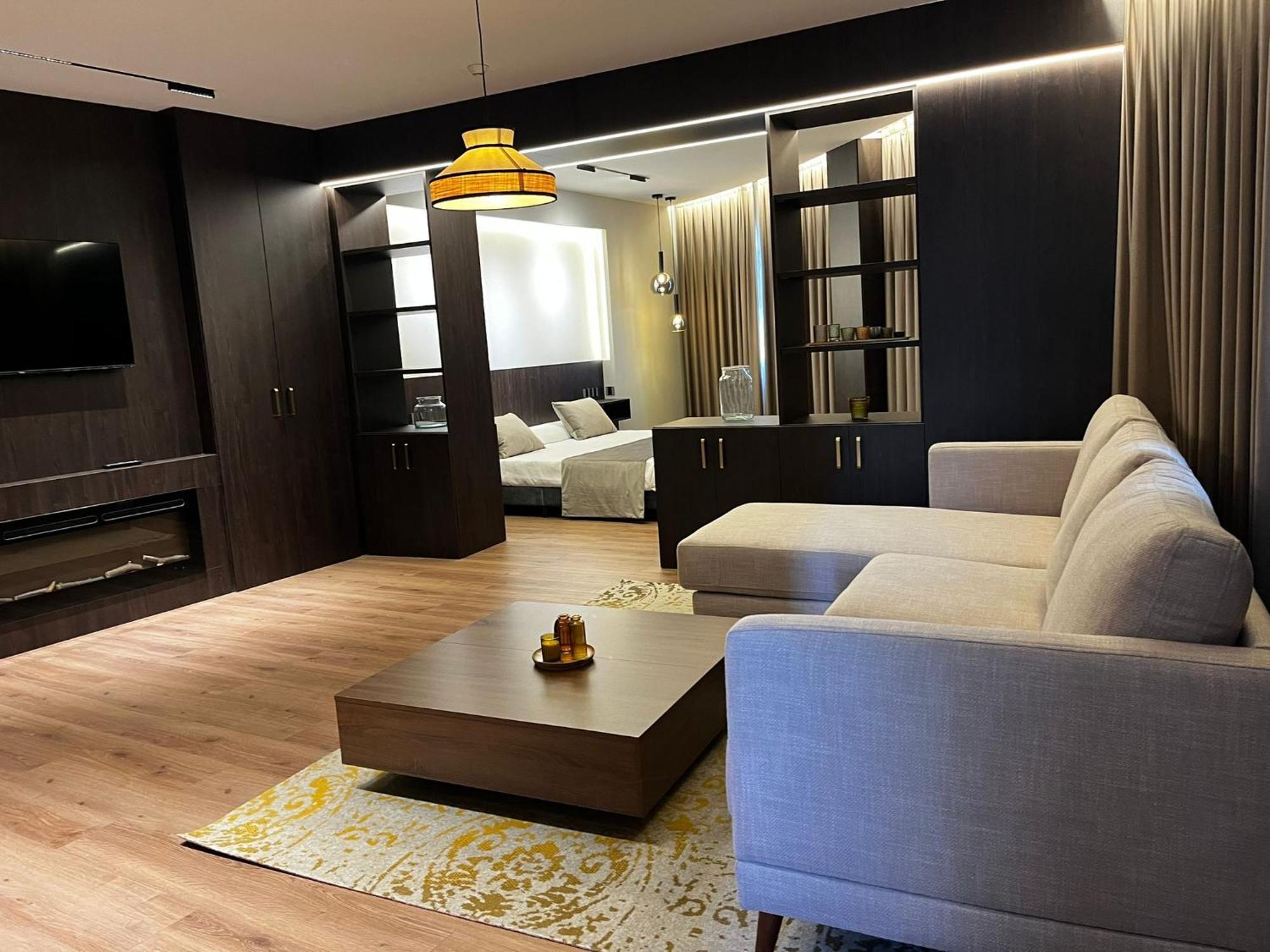 Hotel Reyes Ziries Альболоте Екстер'єр фото