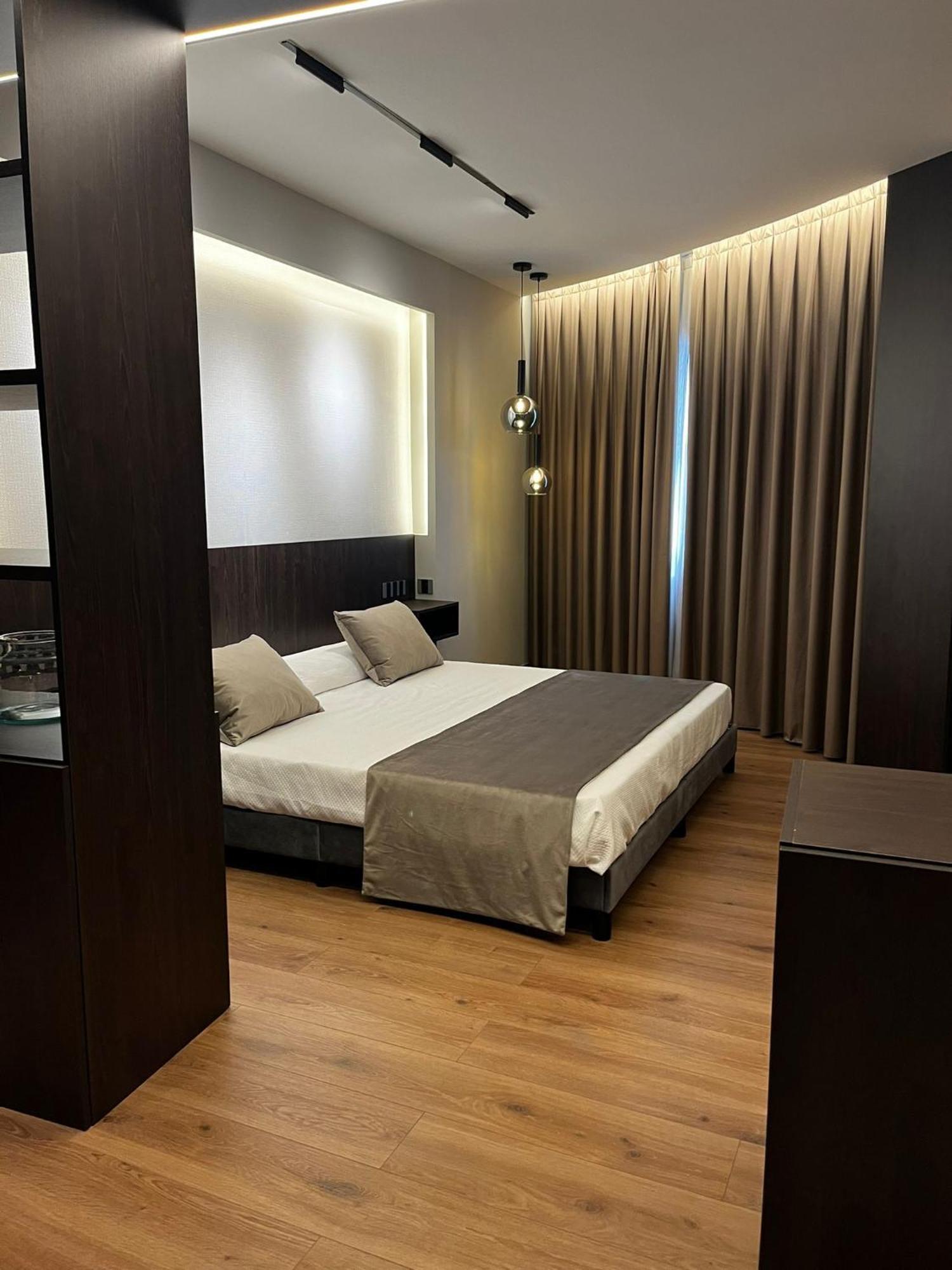Hotel Reyes Ziries Альболоте Екстер'єр фото