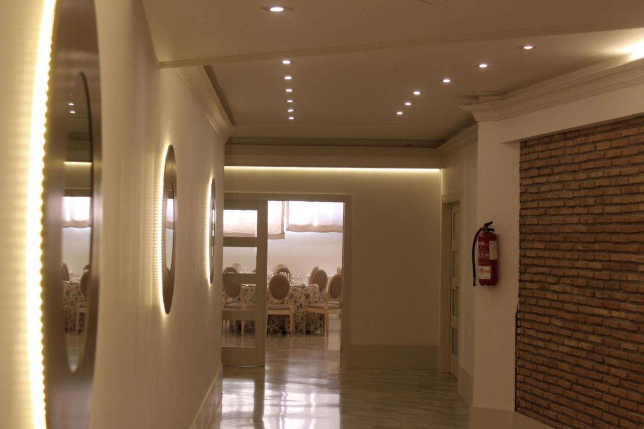 Hotel Reyes Ziries Альболоте Екстер'єр фото